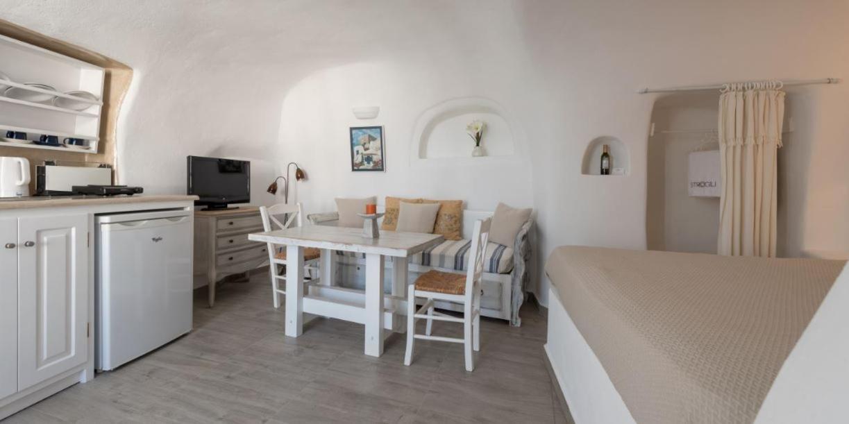 Aparthotel Strogili Oia  Exterior foto